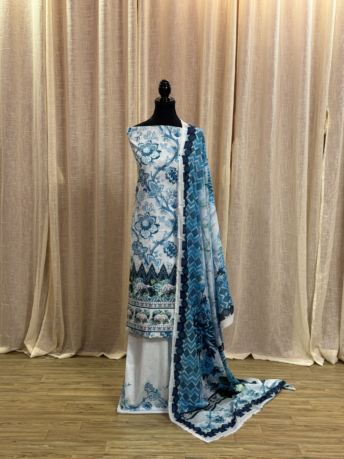 Original Elaf Elegant Blue Floral Print Unstitched Lawn Suit