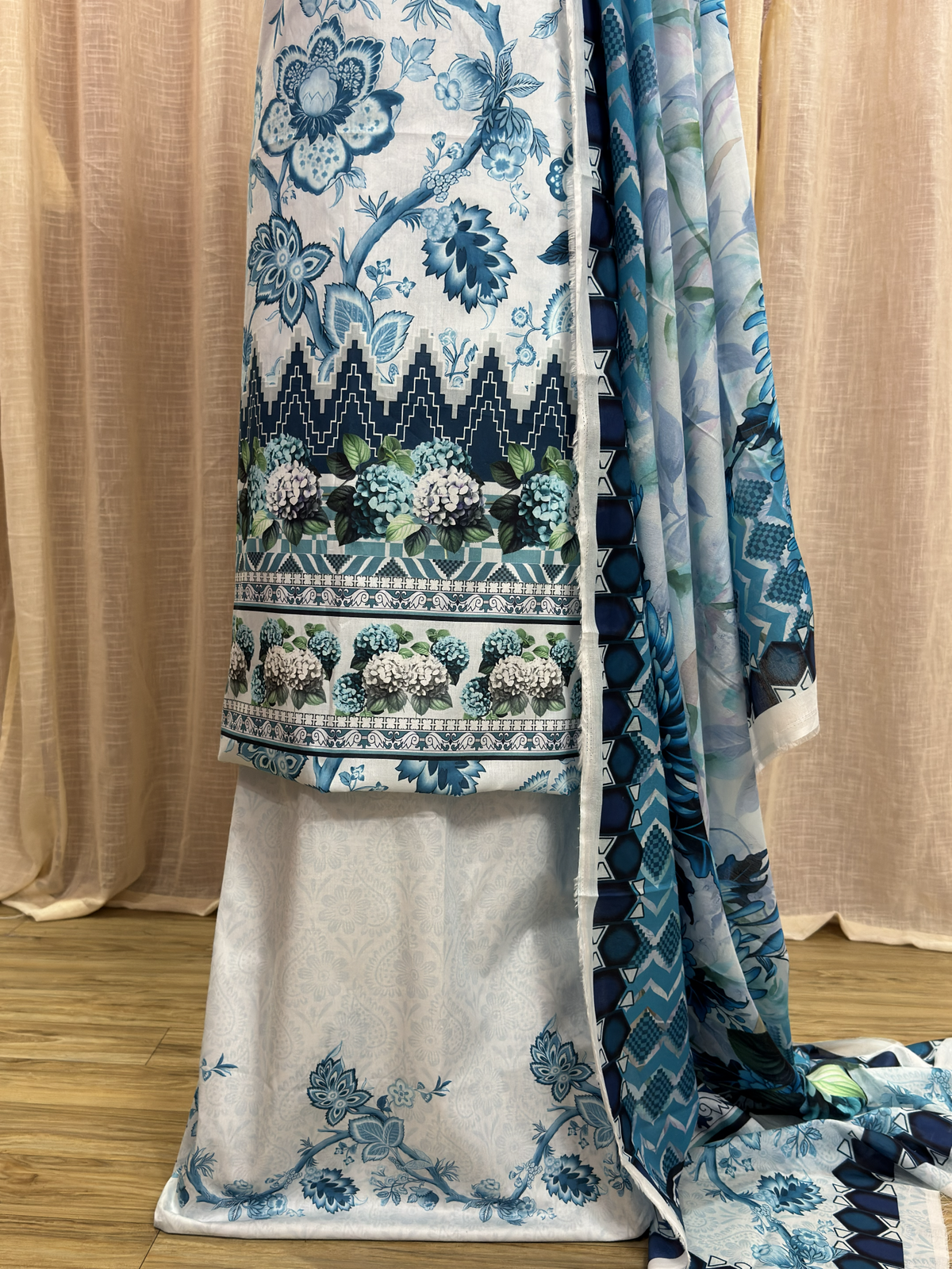 Original Elaf Elegant Blue Floral Print Unstitched Lawn Suit
